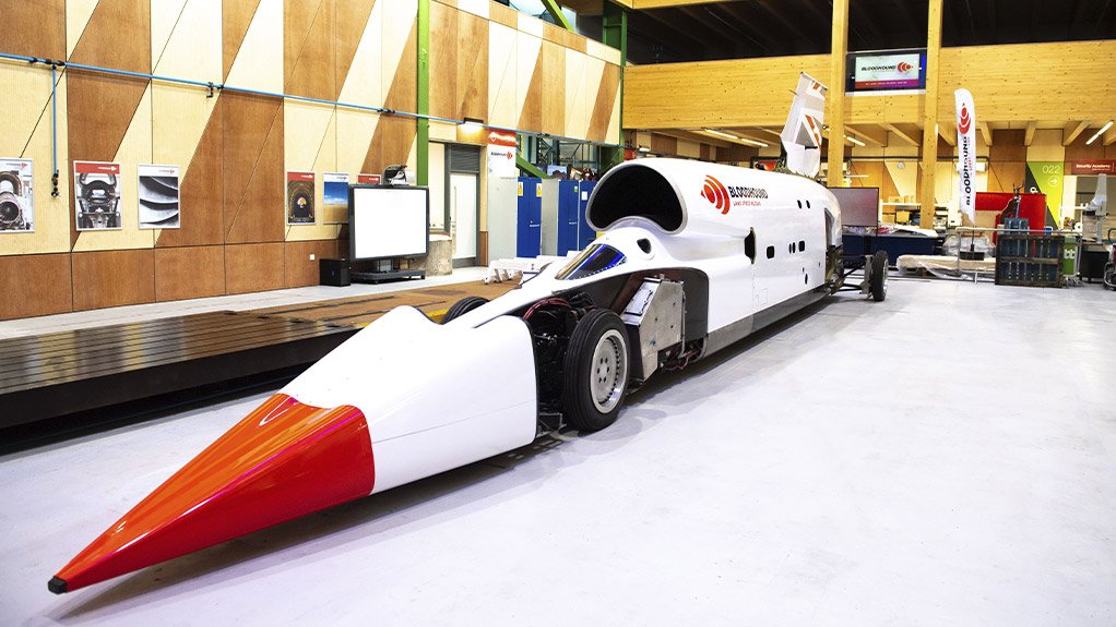 Bloodhound car lands in South Africa, gears up for high speed runs