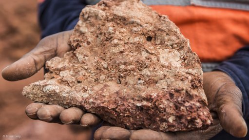 MY PRECIOUS
For large-scale bauxite resources, an infrastructure deficit has crippled the development of high-quality mining assets