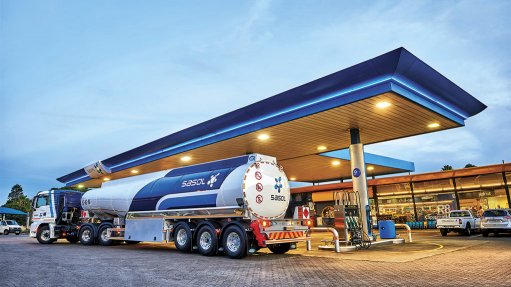 FILL ‘ER UP
Sasol has 409 Sasol Convenience Centres nationally each consisting of a forecourt, a convenience store, and a bakery
