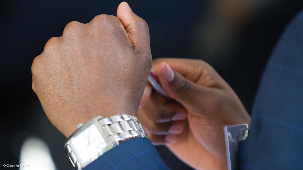 Business confidence rises from two-decade low