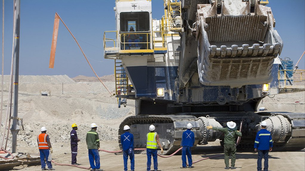 BIG DIGGER
The large China-owned Rössing and Husab uranium mines are depleting their reserves, however new uranium exploration activities in Namibia are yielding promising results
