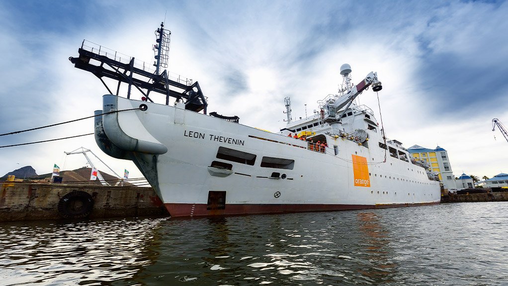 Cable repair ship faces a further delay