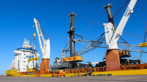 Two new cranes delivered to Port Elizabeth terminal 