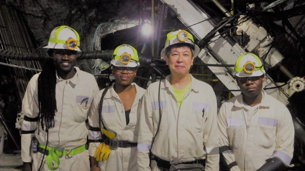 RIGGING IT 
Drill rig installed by Wits students 3 km below surface in Moab Khotsong mine to investigate the rupture of the M5.5 earthquake that shook the Klerksdorp region on 5 August 2014