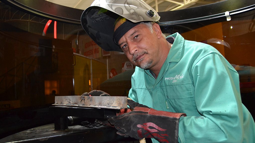 Managing welding costs by optimising shielding gas mixtures