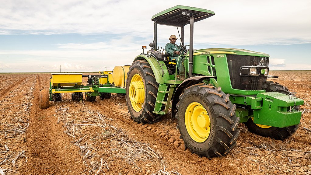 TRACTORS FOR AFRICA
The new 6B tractors were designed specifically with Africa in mind
