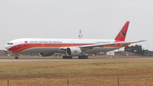 A Boeing 777 in the colours of Angolan airline TAAG