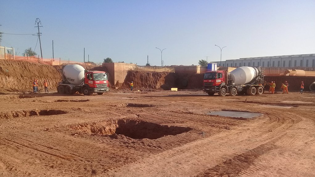 WATER PROJECTS 
Bulk earthworks for Metro Municipality water reservoir