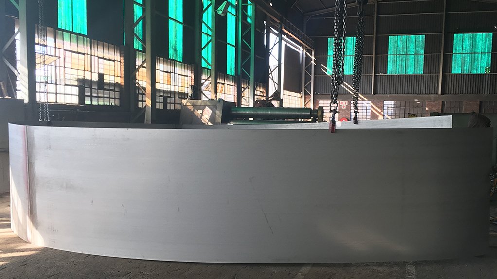 SIGNIFICANT SUPPLY
Columbus Stainless supplied 250 t of grade 2304 duplex steel for the RioZim steel tank fabrication project being undertaken by Betterect
