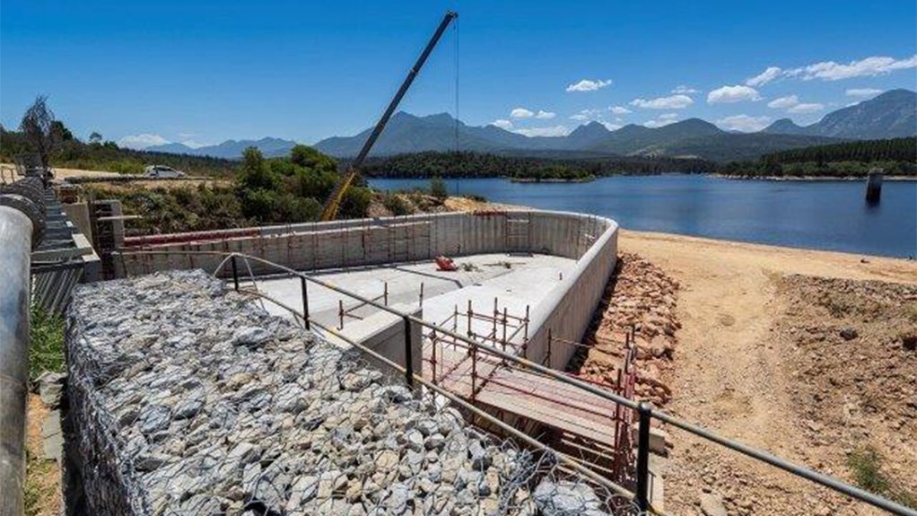 Garden Route dam raising duckbill spillway increases capacity, enhances safety