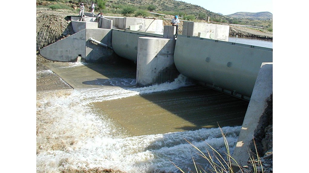 WATER GATE
The scour gate developed by Amanziflow allows for the effective flushing of sediment from a dam increasing its storage capacity