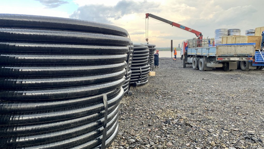 Nornickel brings equipment to Norilsk to pump out water and fuel mixture to clean up the May 29 fuel spill. The company has reported another fuel spill at the weekend.