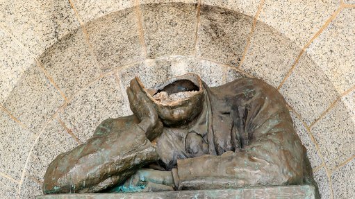 Head of Cecil Rhodes gouged off Cape Town monument