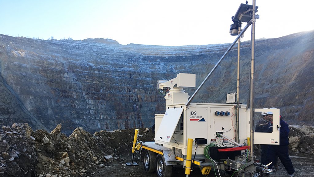MINE SAFETY ECOSYSTEM
No-go zones are identified in IDS GeoRadar’s IBIS Guardian software, which creates geofenced zones and hazards maps, and is correlated with radar alarms