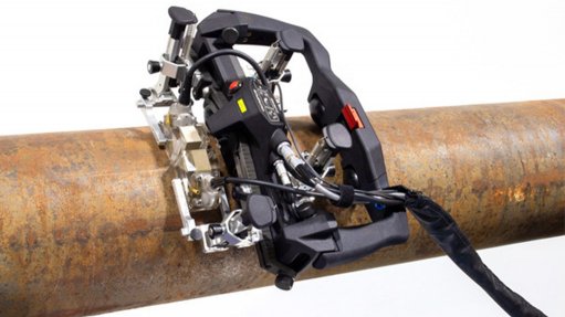 The AxSEAM scanner can scan longitudinal welds on pipes