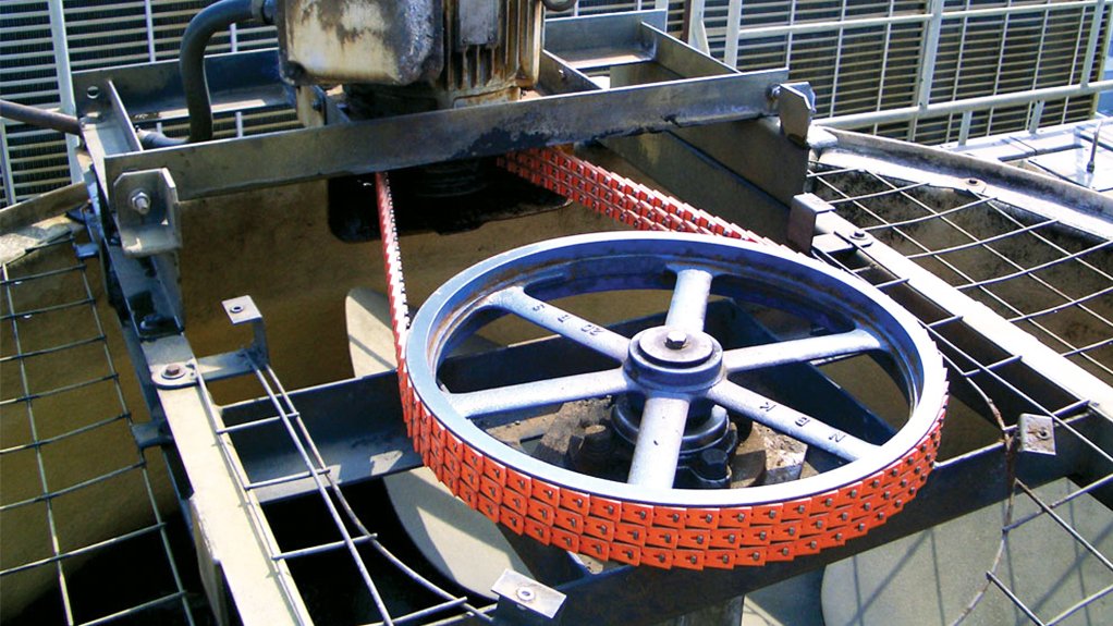 OUT OF THE ORDINARY 
BMG’s high-strength friction transmission belts ensure longer service life, higher drive efficiency and reduced downtime compared with conventional V-belts 