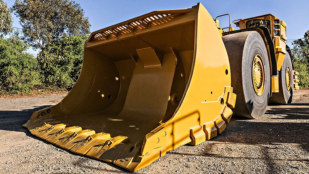 New Cat® Durilock™ Shroud System for underground loader buckets cuts maintenance time and allows fast adaptation to application needs 