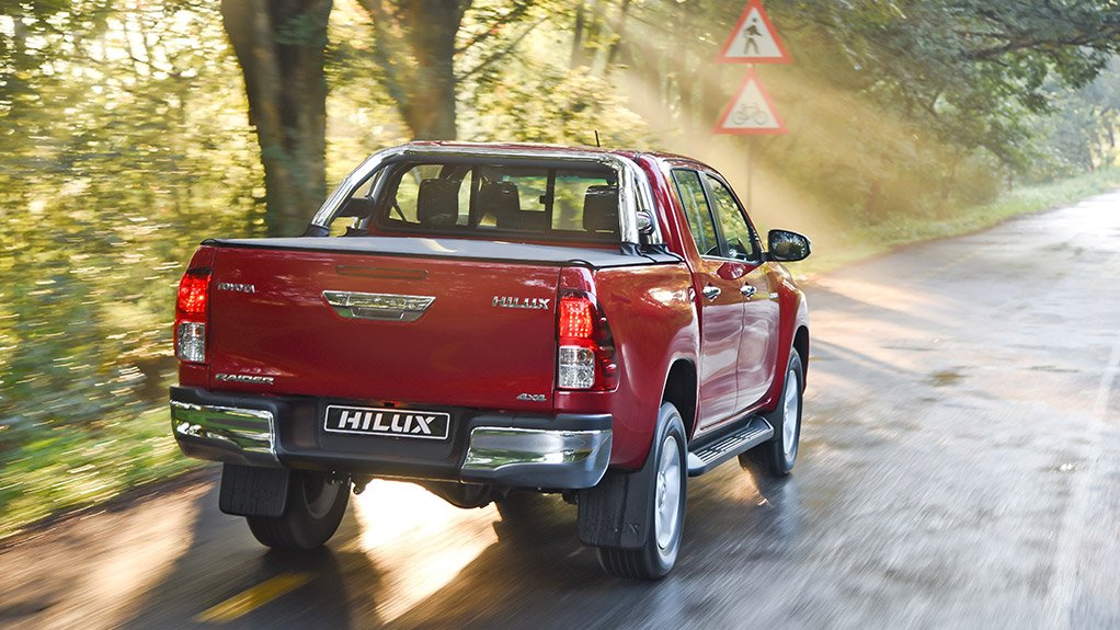 New-vehicle sales down 24%, rental companies, govt return to market