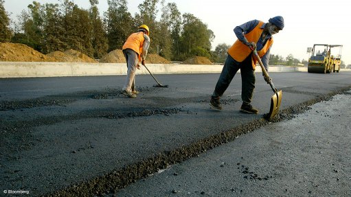 Sanral signs MoU with Safcec to prioritise small contractor development