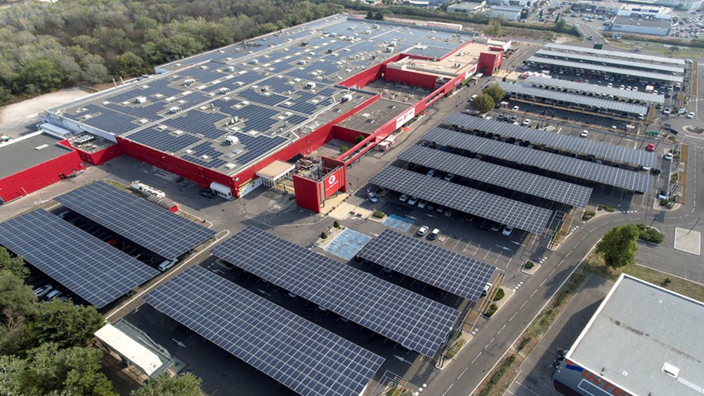 SOLAR ROOFTOP

GreenYellow has attracted small and large retail, food and industrial clients