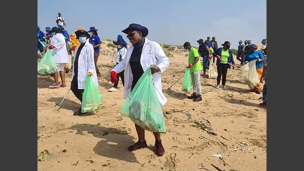 KZN Legislature Speaker Ms Nontembeko Boyce today led a clean up campaign of Durban's Blue Lagoon beach 