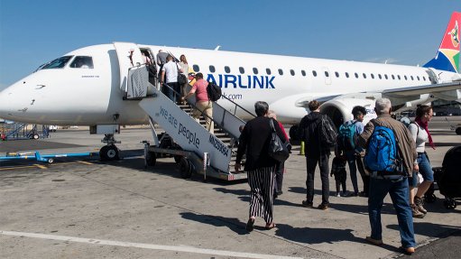 An Embraer E190 of Airlink