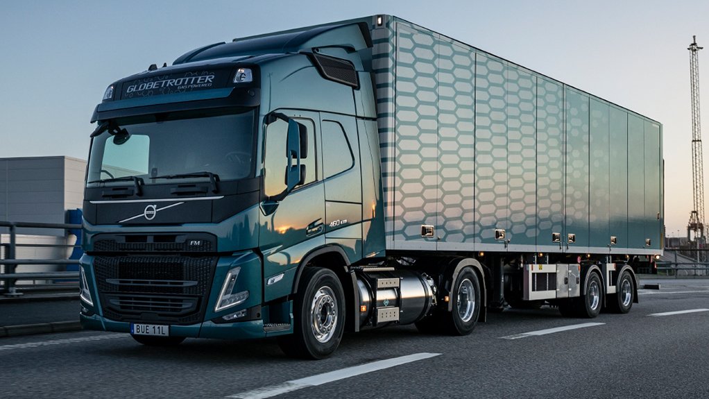 GREEN AMBITIONS 
Volvo Trucks' vision is that trucks from Volvo will eventually have zero emissions, although the way of achieving that is not by one single solution 
