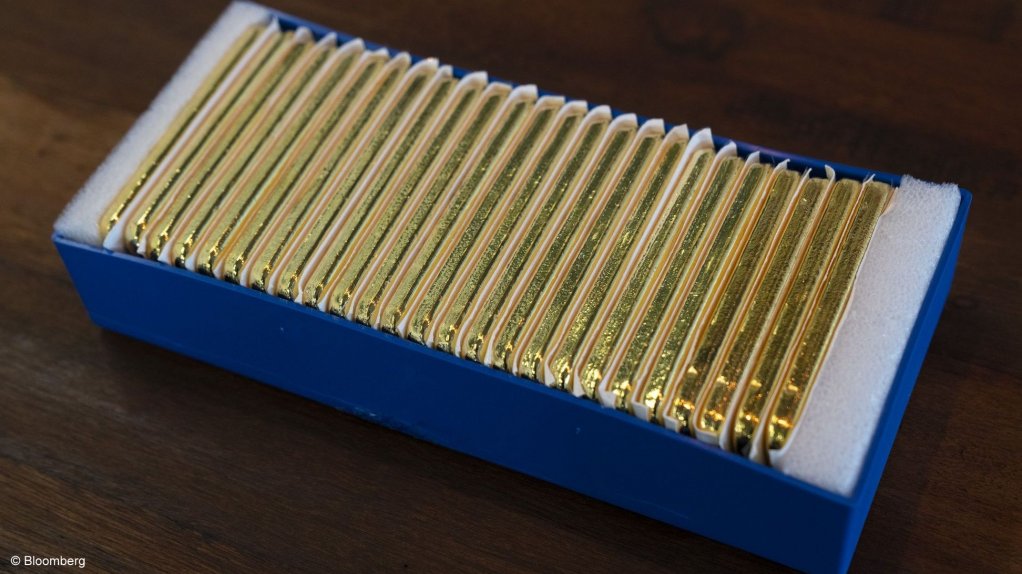 Gold steadies as investors track vaccine rollout, stimulus talks
