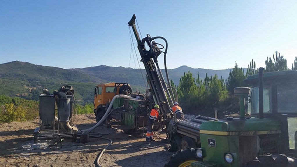 Savannah Resources' drill rig at Mina do Barroso