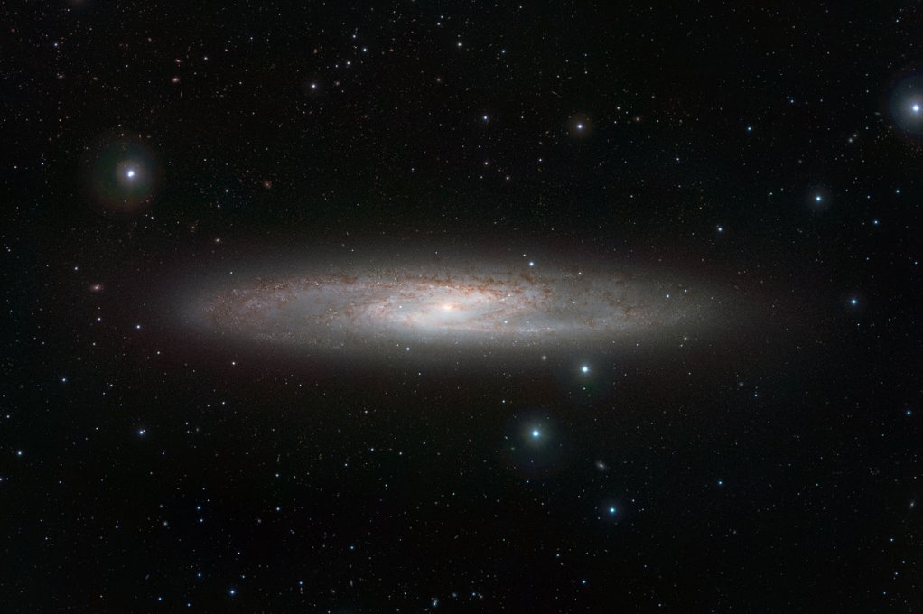 NGC 253, the Sculpture Galaxy, whose central region was the source of the GRB 200415A burst

Credit: European Southern Observatory