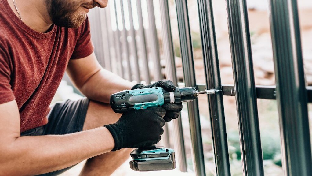 Oracle Textura Payment Management helps contractors reduce subcontractor materials and labor risk