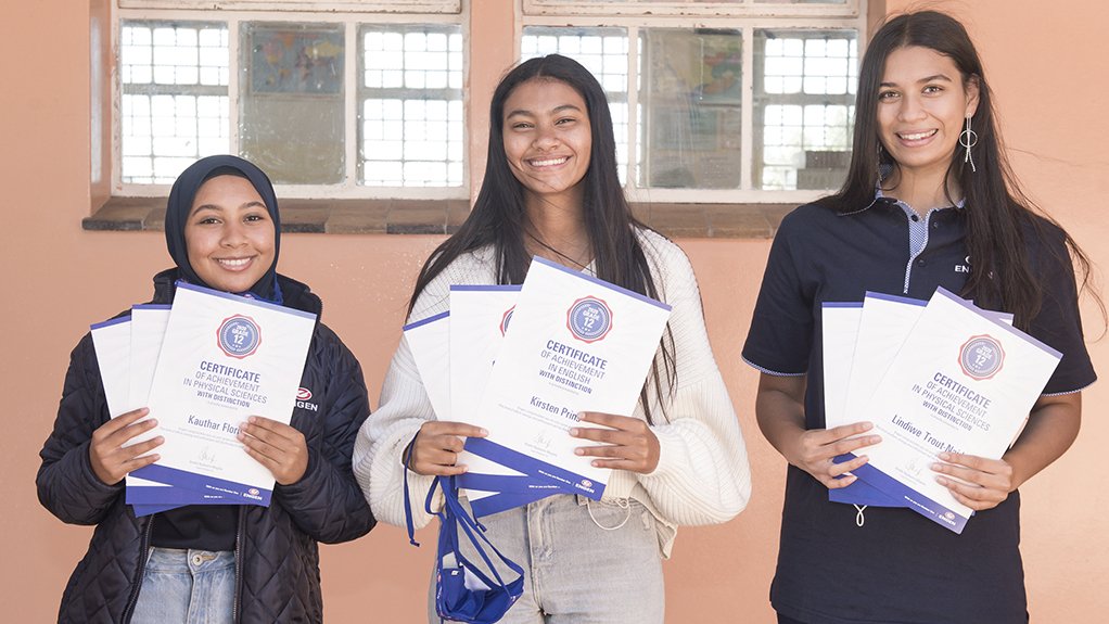 Kauthar Floris took third place in the Western Cape with Kirsten Prins who took first place nationally and Lindiwe Trout-Naidoo who took joint-second place