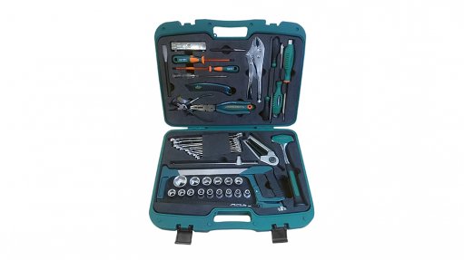 NEAT AND TIDY 
The tools are safely stored in a compact and sturdy case that can fit comfortably behind the seat of a vehicle
