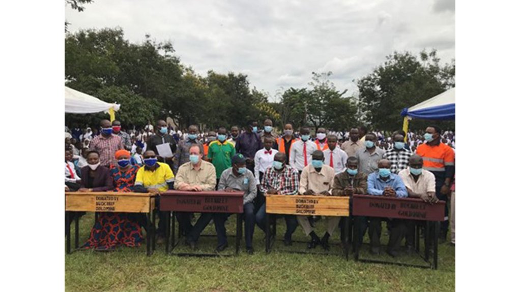 Tanzanian Gold uplifts community
Tanzanian Gold donates 300 desks to local secondary school
