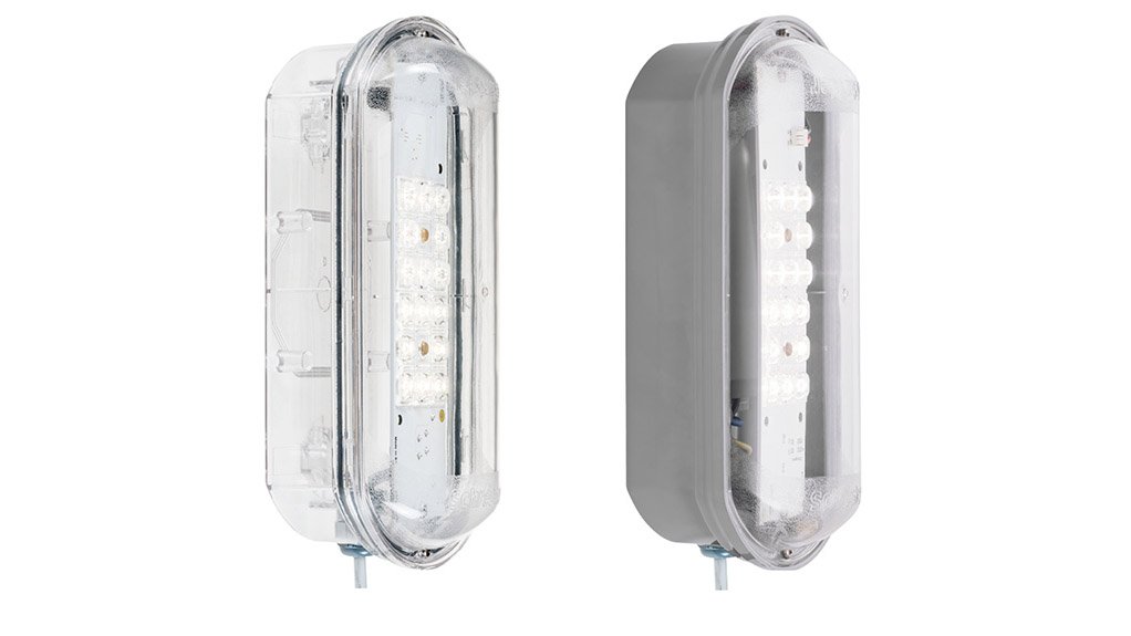 STURDY DESIGN
The OPTIWAY consists of a polycarbonate or acrylic housing, sealed by a silicone gasket, as the closing mechanism seals the luminaire permanently to IP 66
