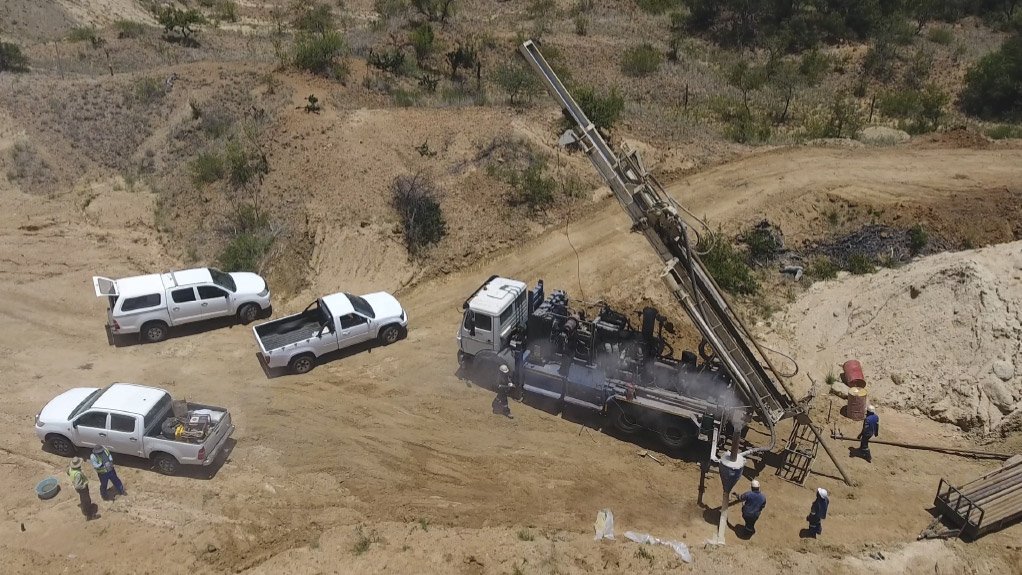 CORE SITE 
The goal in this exploration by Botswana Diamonds is to firm up the geological model of both sites, with further work based on the results of the core drilling 
