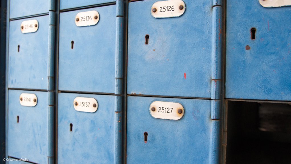 Minister Ndabeni-Abrahams welcomes the reopening of South African Post Office branches