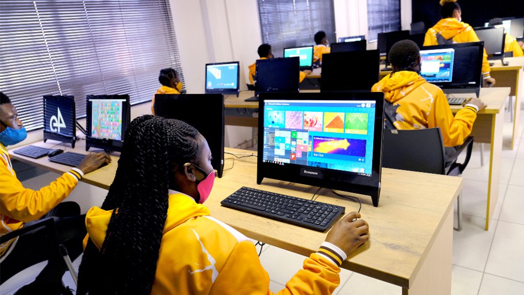 Diepdale Secondary School benefits from e4 computer centre