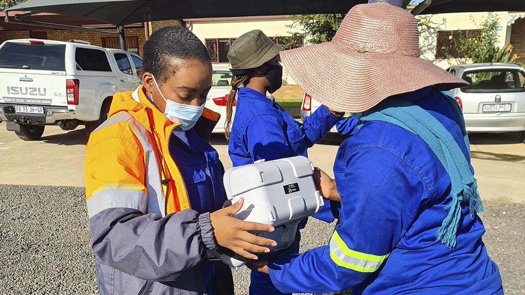 Upat SA partnered Tjeka Training Matters based on the company’s long track record of supplying quality accredited training services to contractors, specialist sub-contractors and various trades in the building and civil-engineering construction industries