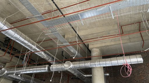 LOOKING UP
Stewarts & Lloyds Projects supplied all the piping and fittings for the fire protection system, hanging material and fire water system for Steyn City
