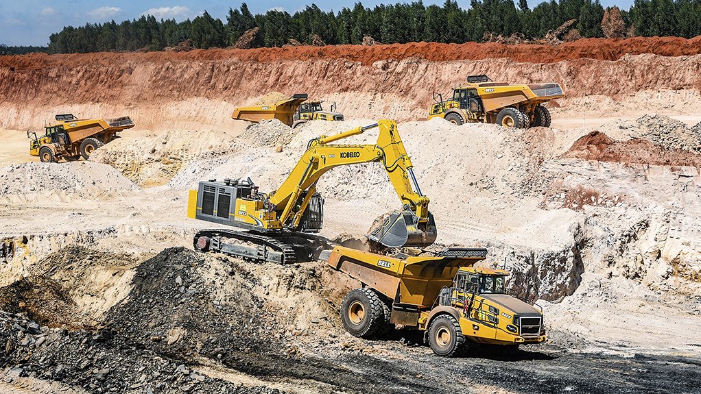 GOLDEN MACHINES
Bell Equipment aims to maximise the efficacy of its articulated dump trucks to eventually attain a 'golden lap'