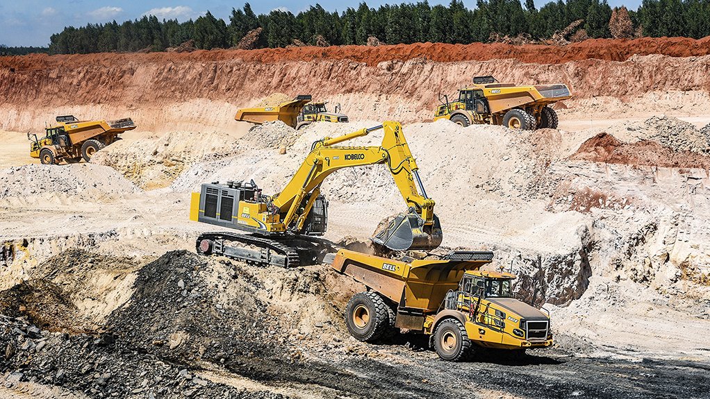 GOLDEN MACHINES
Bell Equipment aims to maximise the efficacy of its articulated dump trucks to eventually attain a 'golden lap'