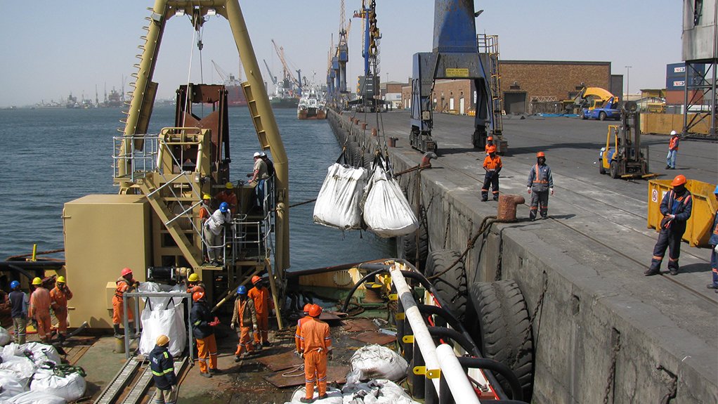Image Sandpiper vessel unloading at dock
