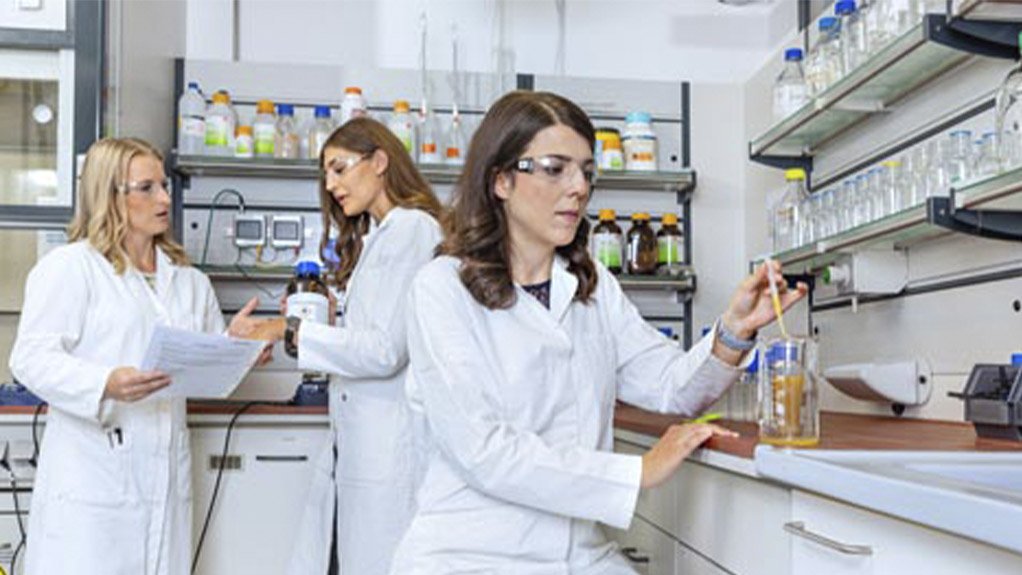 Endress+Hauser’s SAW technology for measuring concentrations in liquids can be deployed in the lab as well as in the process