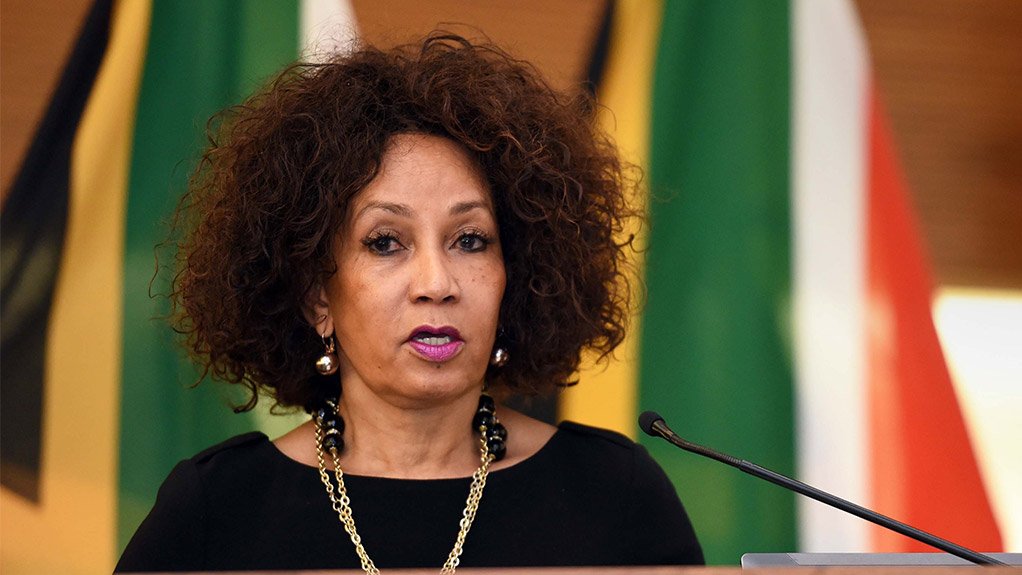 Picture of Minister of Human Settlements, Water and Sanitation, Lindiwe Sisulu 