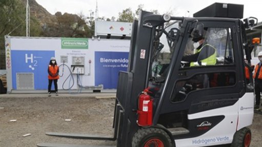 An image of a hydrogen forklift outside Anglo American’s Chilean copper business