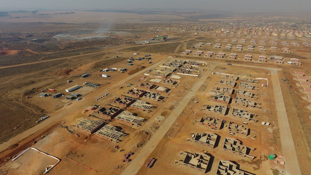 Image of the housing project at the Leeuwpan coal project