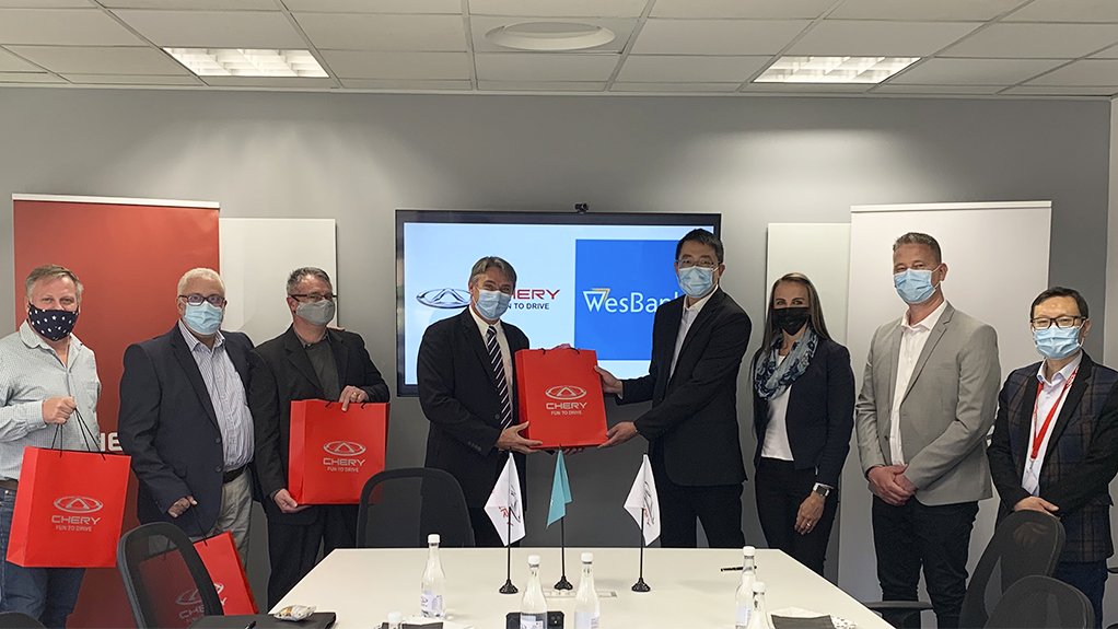 Image of the signing of the Chery SA and WesBank finance agreement