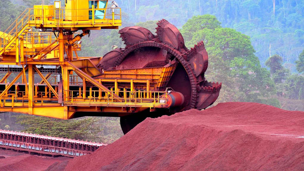 Vale’s red-tape headache is boon for sagging iron-ore market 