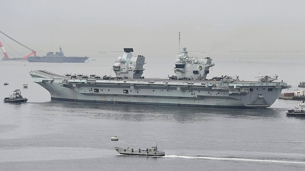 A photo of the HMS Queen Elizabeth departing Yokosuka, Japan, in September 2021